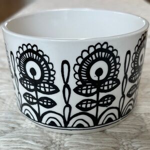 NWT Creative Co-Op Black and White Floral Ceramic Bowl